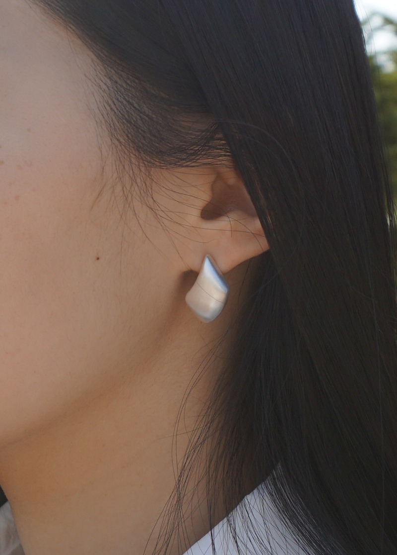 [E423]matte earring/포인트 귀걸이 시선