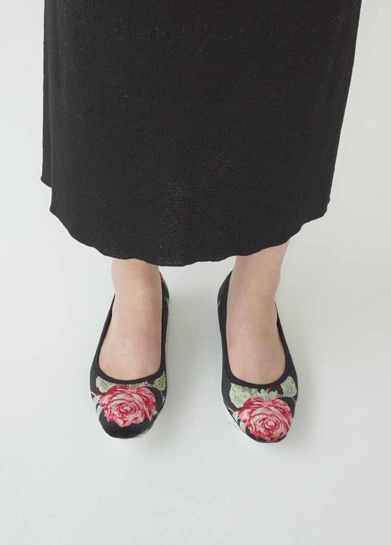 [shoes]black rose flatshoes/샌들/장미슈즈/장미샌들/빈티지/메리제인/클래식슈즈/단화/플랫슈즈/시선