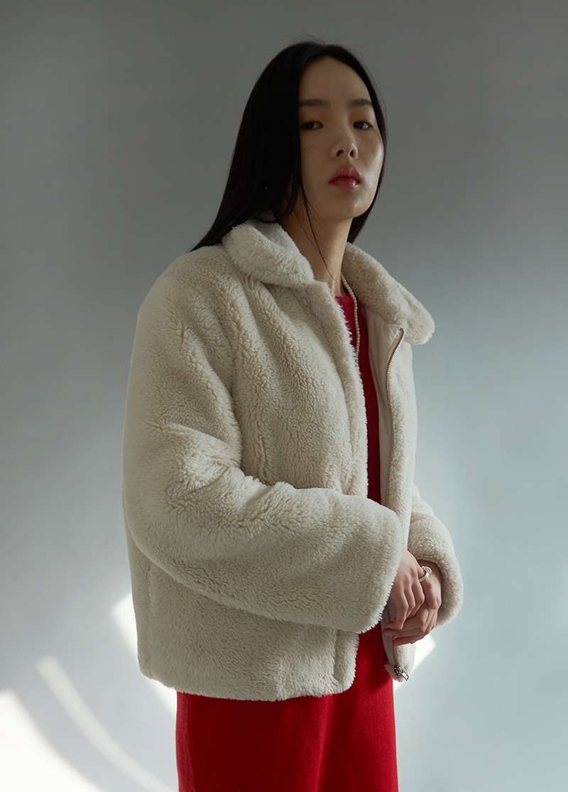 [vintage]sheep round collar fur jacket/하얀색 퍼 자켓 시선