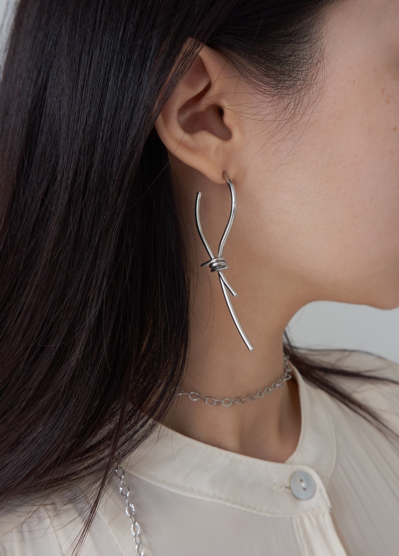 [E542]bold chain point earring/포인트 귀걸이 시선
