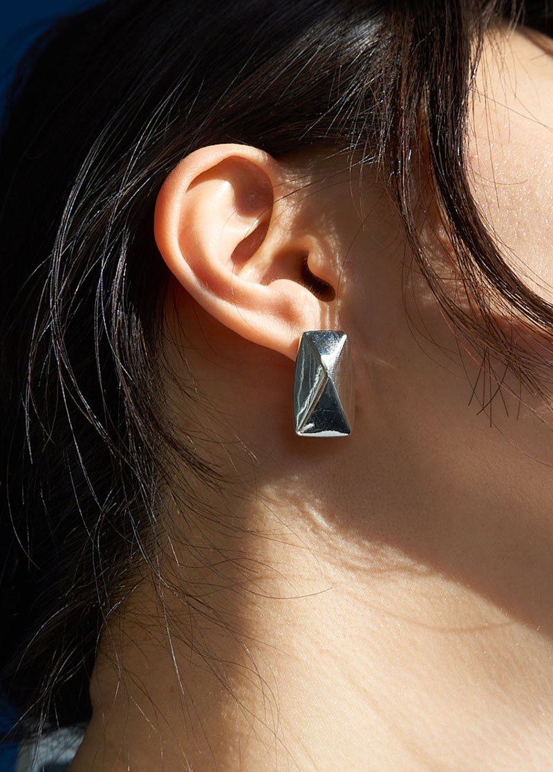 [E545] square rhombus earring/포인트 귀걸이 시선
