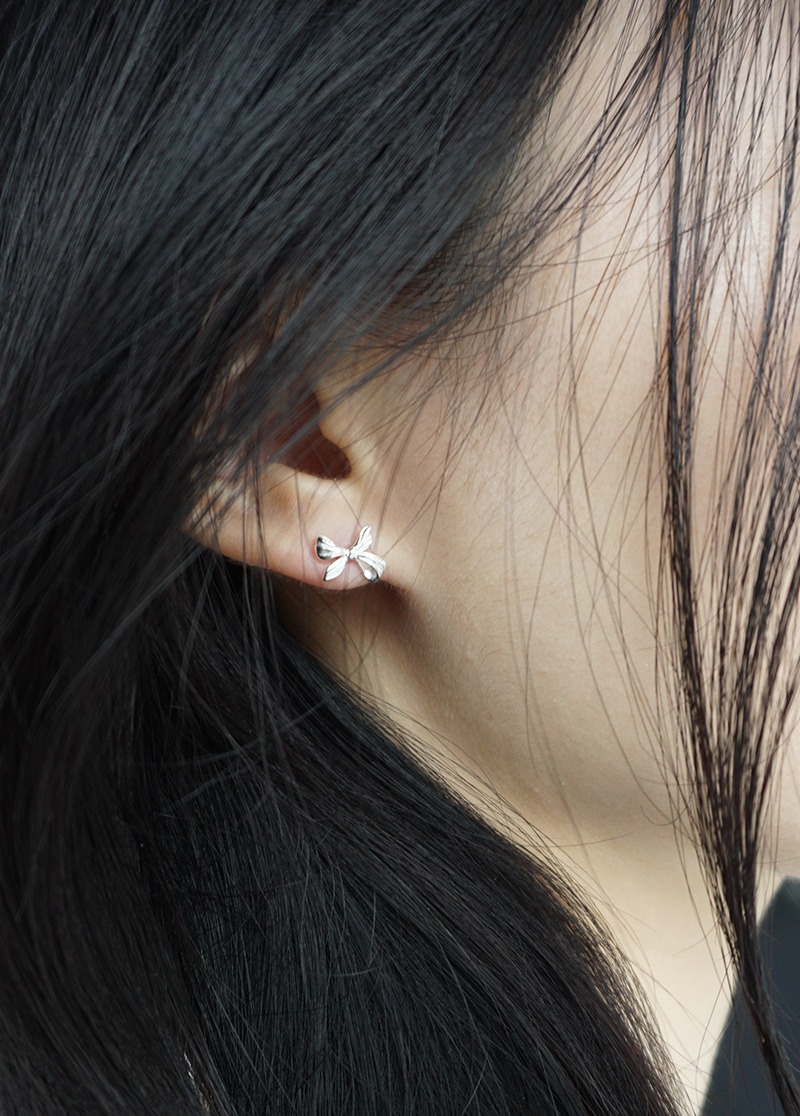 [E576] [silver] mini ribbon earring / 귀걸이 시선
