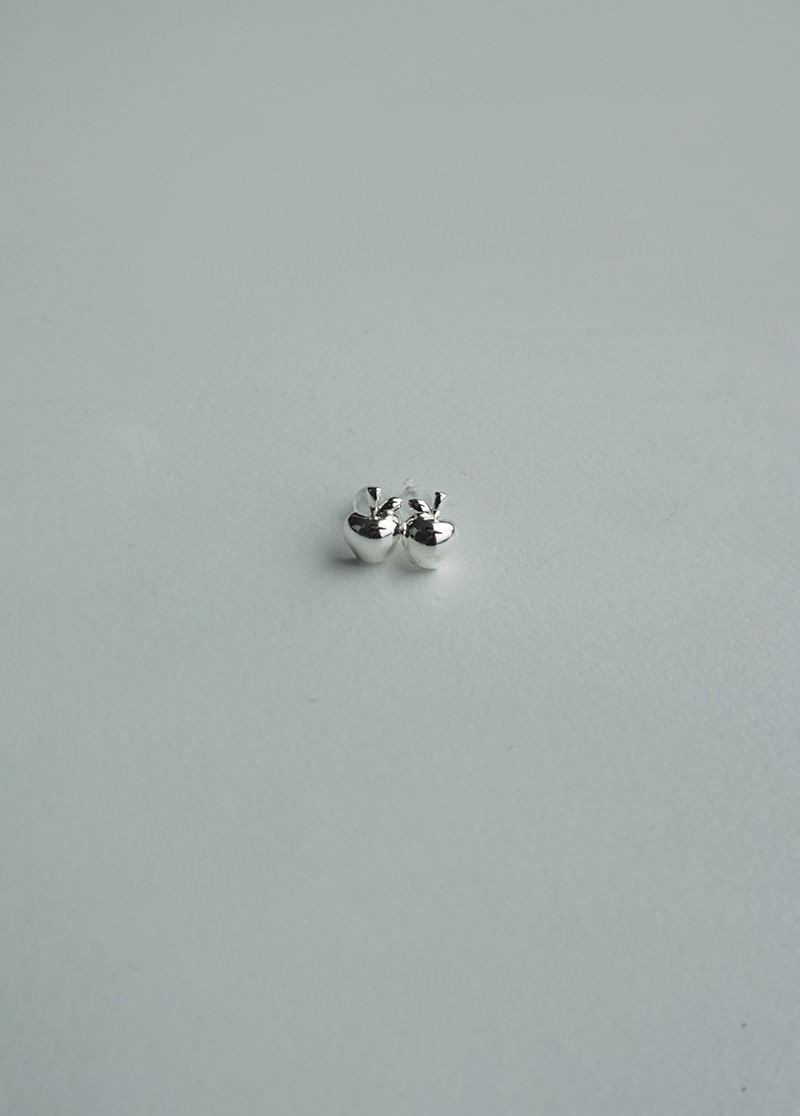 [E575] [silver] mini apple earring / 포인트 귀걸이 시선