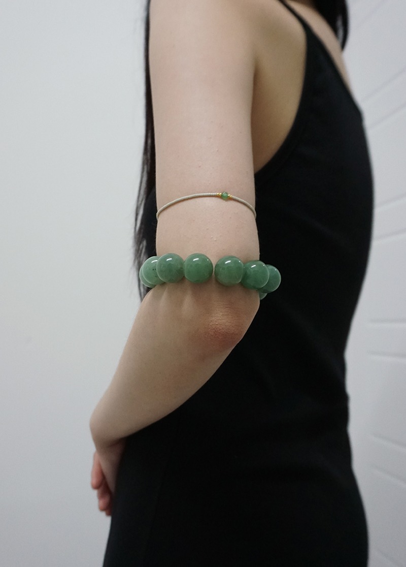 [B364] [only one] modern round jade bracelet / 옥 팔찌 시선