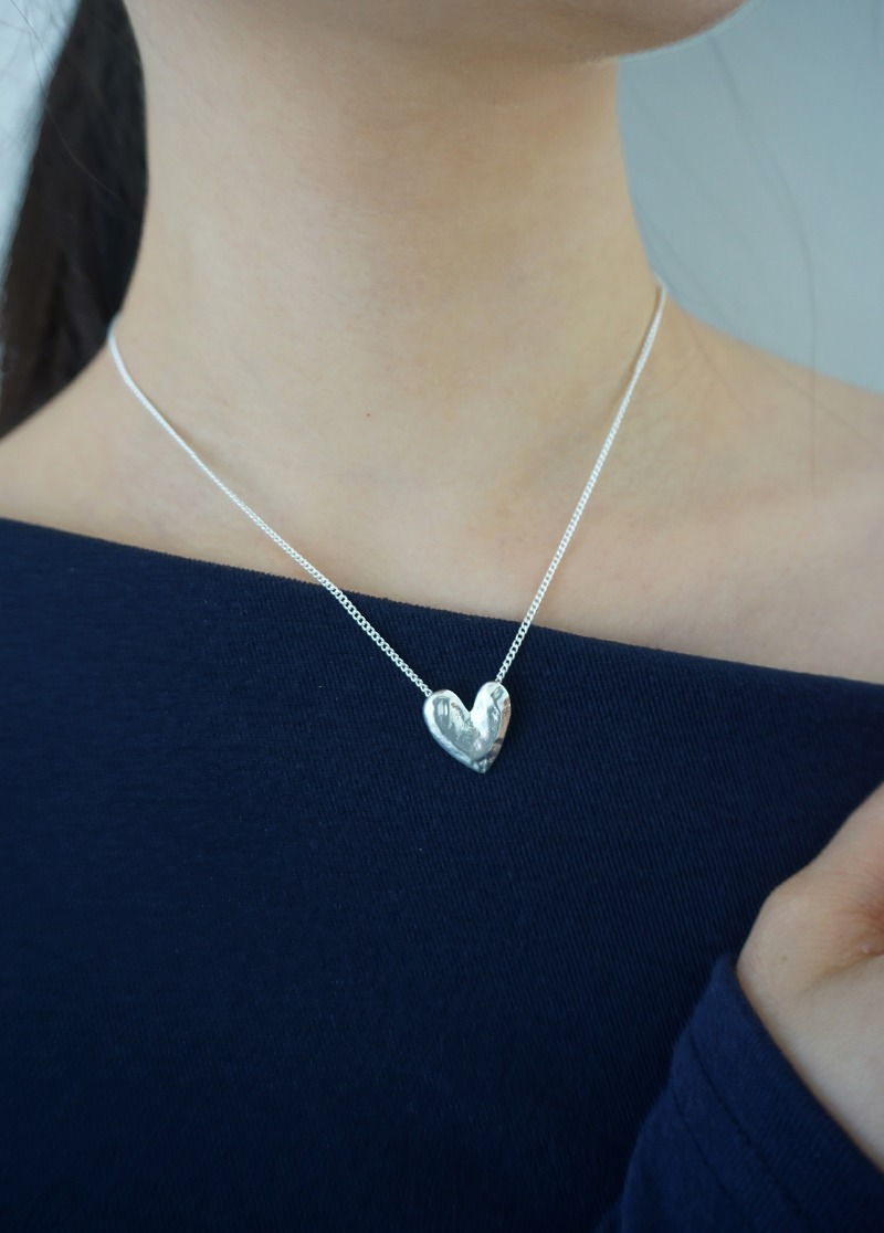 [N643] RN heart necklace / 포인트 하트 목걸이 시선