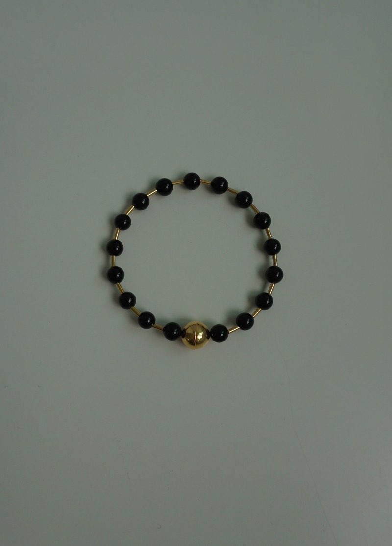 [B382] black onyx gemstone bracelet / 원석 자석 팔찌 시선